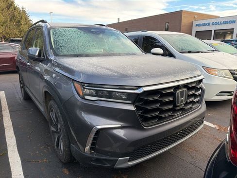 Used 2023 Honda Pilot Elite image 4