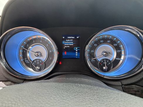 Used 2012 Chrysler 300 RWD image 2
