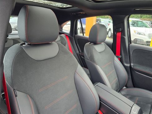 Used 2024 Mercedes-Benz GLA 35 AMG GLA 35 AMG image 13