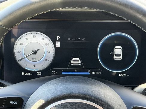 Used 2025 Hyundai Elantra Limited FWD image 16