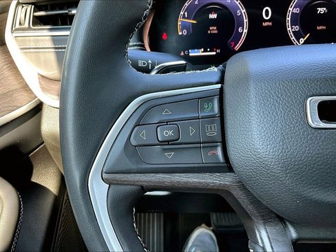 Used 2024 Jeep Grand Cherokee Limited image 26