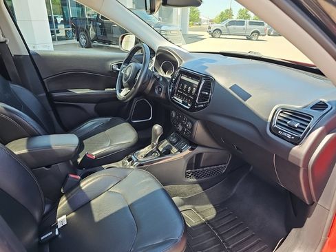 Used 2018 Jeep Compass Limited w/ Navigation Group AWD/4WD image 28