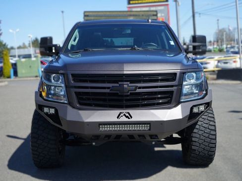 Used 2018 Chevrolet Suburban Premier image 8