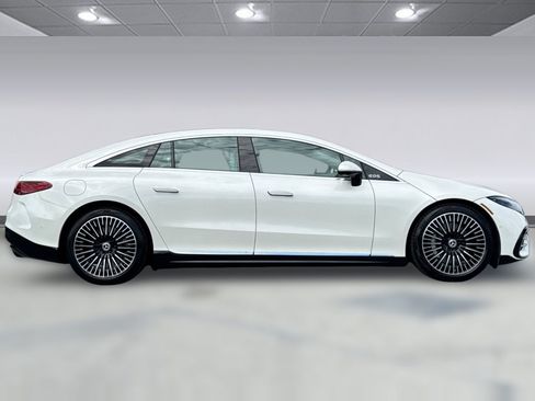 Used 2022 Mercedes-Benz EQS 450+ Sedan image 8