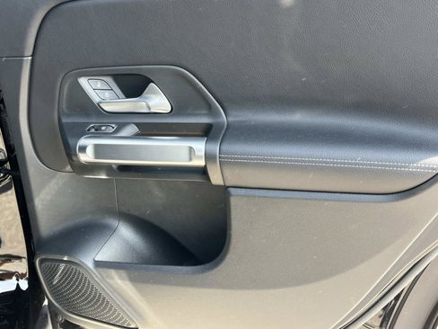 Used 2023 Mercedes-Benz GLB 250 4MATIC image 27