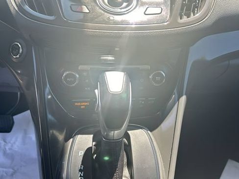 Used 2015 Ford Escape Titanium w/ Equipment Group 301A AWD/4WD image 21