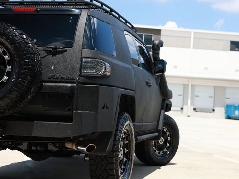 Used 2010 Toyota FJ Cruiser 4WD image 49