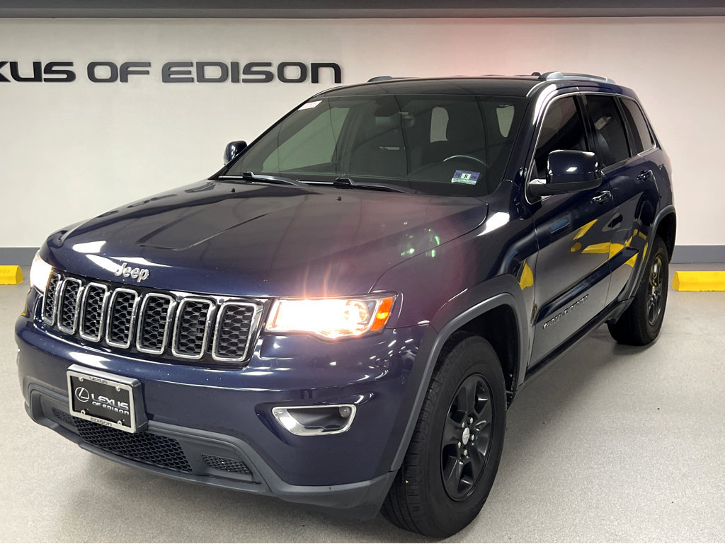 Used 2017 Jeep Grand Cherokee Laredo w/ Quick Order Package 23E AWD/4WD image 3