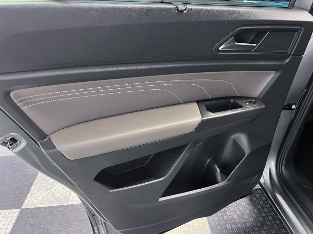 Certified 2023 Volkswagen Atlas SE w/ Panoramic Sunroof Package FWD image 18