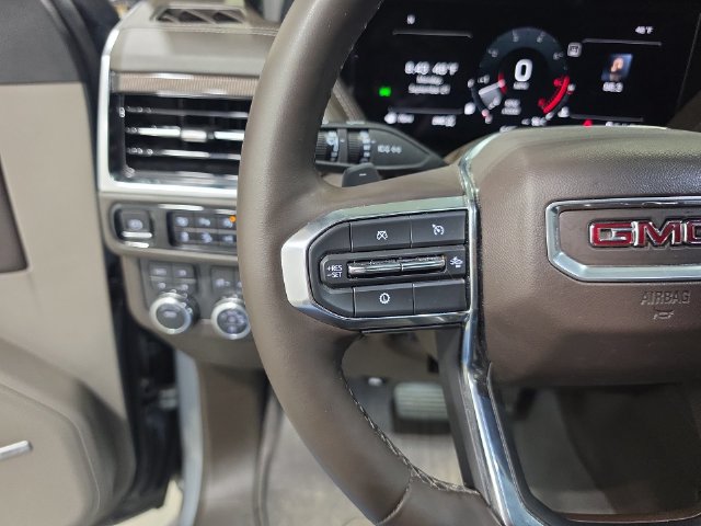 Used 2025 GMC Yukon XL Elevation w/ Elevation Premium Package AWD/4WD image 11