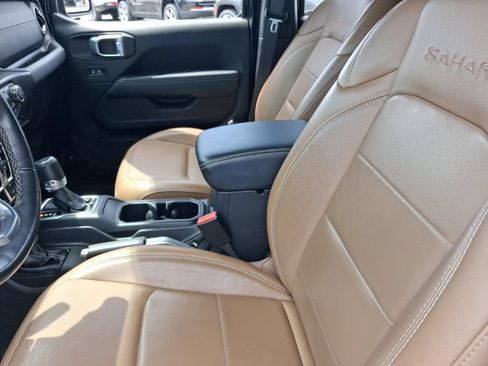 Used 2022 Jeep Wrangler Unlimited Sahara w/ Cold Weather Group AWD/4WD image 16
