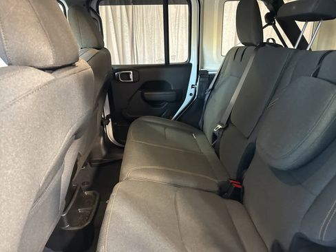 Used 2024 Jeep Wrangler Willys image 15