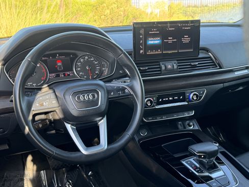 Used 2024 Audi Q5 2.0T Premium w/ Convenience Package image 31