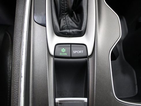 Used 2018 Honda Accord Sport image 36
