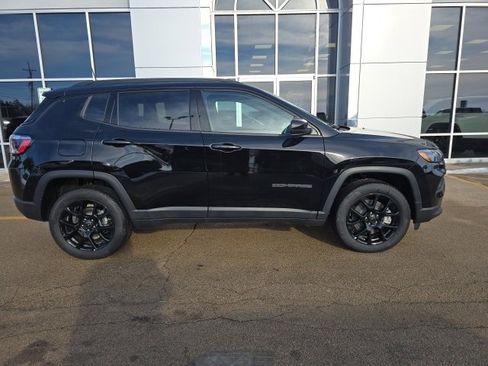 New 2026 Jeep Compass Latitude image 3