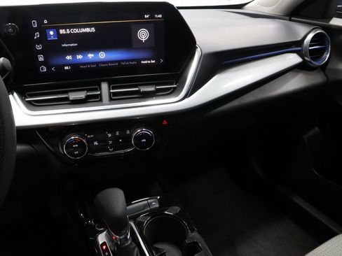 Used 2024 Chevrolet Trax LT image 30