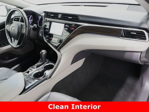 Used 2018 Toyota Camry XLE image 37