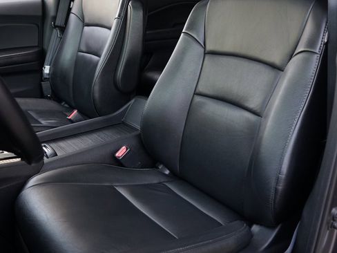 Used 2016 Honda Pilot Touring image 3