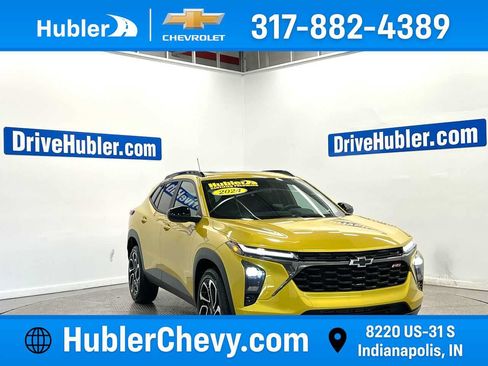 Used 2024 Chevrolet Trax RS w/ Sunroof Package FWD image 1