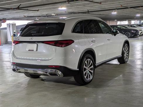 Certified 2025 Mercedes-Benz GLC 300 image 8