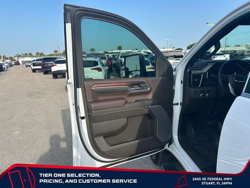 Used 2024 GMC Sierra 2500 Denali w/ Denali Reserve Package AWD/4WD image 11