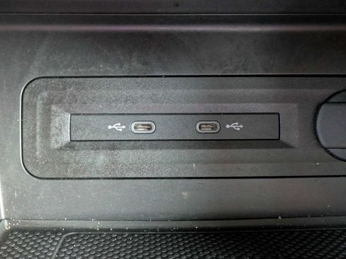 Used 2023 Volkswagen Atlas SE w/ Black Wheel Package FWD image 31