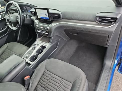 Used 2020 Ford Explorer XLT image 33