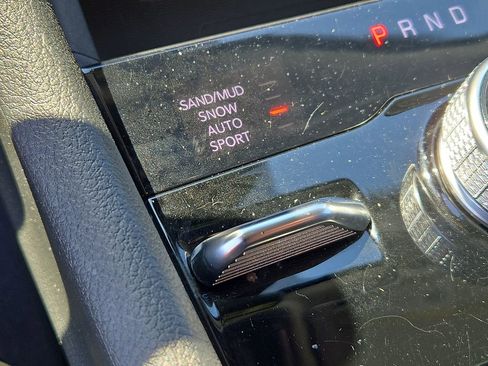 Used 2023 Jeep Grand Cherokee L Limited w/ Luxury Tech Group II image 24