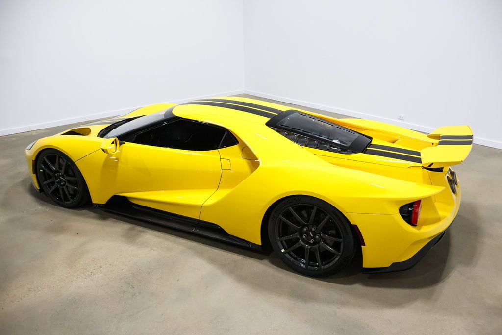 Used 2020 Ford GT Carbon Series RWD image 27