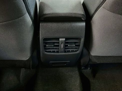 Used 2024 Toyota Corolla Cross AWD Hybrid image 24