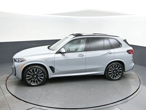 New 2026 BMW X5 xDrive50e w/ M Sport Package image 32
