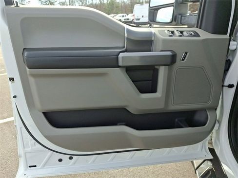 Used 2017 Ford F150 XLT w/ Equipment Group 302A Luxury image 12