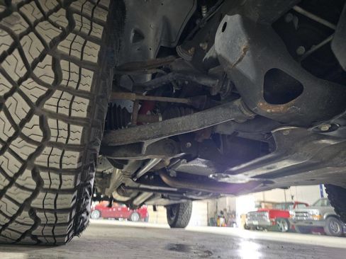 Used 2005 Chevrolet Silverado 1500 4x4 Crew Cab w/ Safe And Sound Package image 37