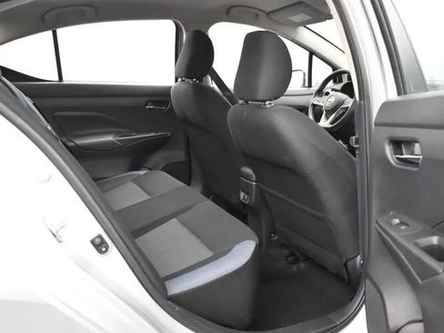 Used 2023 Nissan Versa SV FWD image 17