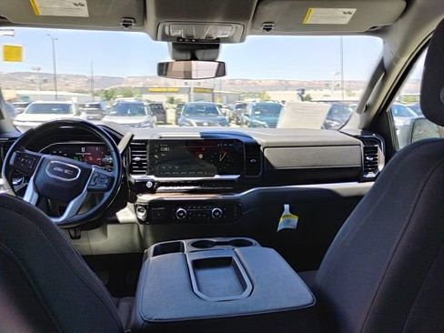 Used 2023 GMC Sierra 1500 SLE w/ X31 Off-Road Package AWD/4WD image 12