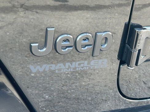 Used 2021 Jeep Wrangler Unlimited Sahara image 17