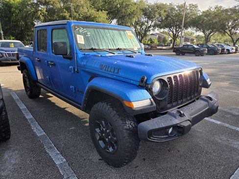 Used 2023 Jeep Gladiator Sport AWD/4WD image 2