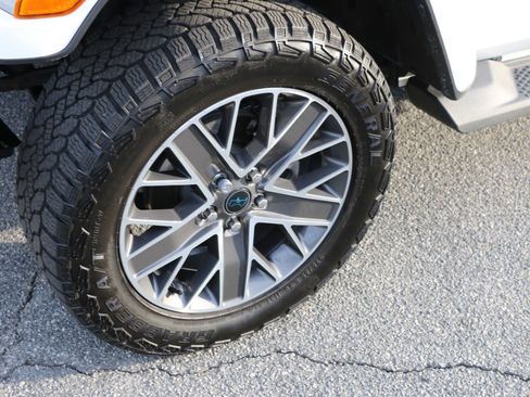 Used 2024 Jeep Wrangler High Altitude image 12