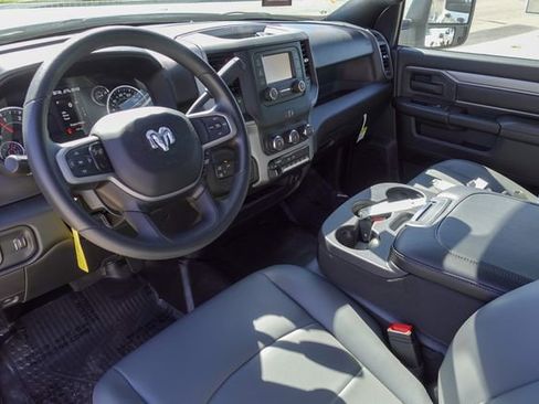 New 2024 RAM 3500 Tradesman w/ Chrome Appearance Group image 16