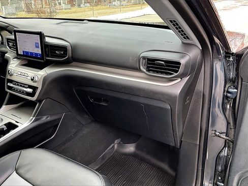 Used 2023 Ford Explorer XLT w/ Equipment Group 202A image 15