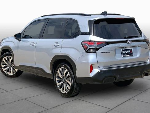 Used 2025 Subaru Forester Touring AWD/4WD image 11
