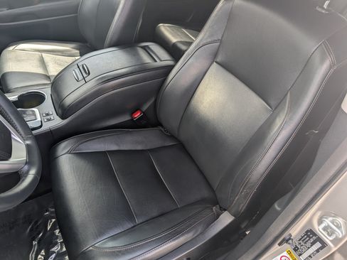 Used 2016 Toyota Highlander XLE AWD/4WD image 11