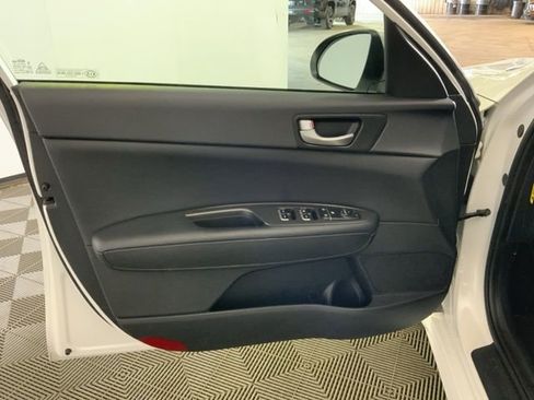 Used 2016 Kia Optima LX FWD image 18