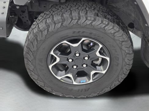 Used 2022 Jeep Wrangler Unlimited Rubicon 4xe w/ Steel Bumper Group AWD/4WD image 9