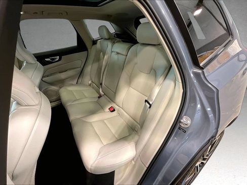Used 2024 Volvo XC60 B5 Plus w/ Protection Package Premier AWD/4WD image 23