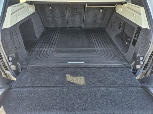 Used 2023 Land Rover Range Rover SE image 33