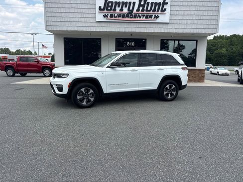 Used 2023 Jeep Grand Cherokee 4WD 4xe image 1