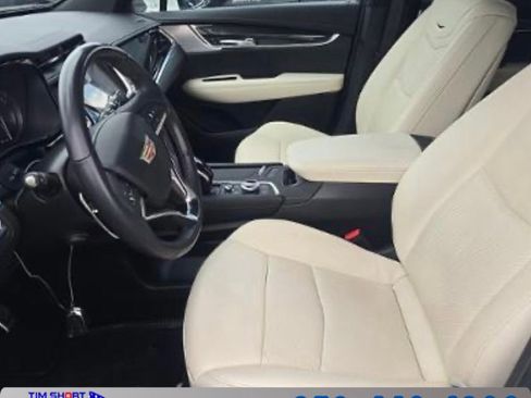 Used 2024 Cadillac XT6 Sport w/ Technology Package AWD/4WD image 2