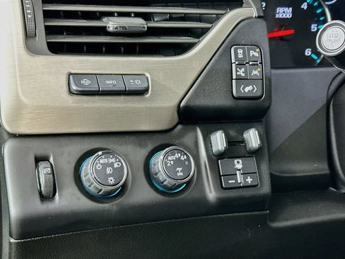 Used 2019 GMC Yukon Denali w/ Denali Ultimate Package AWD/4WD image 11