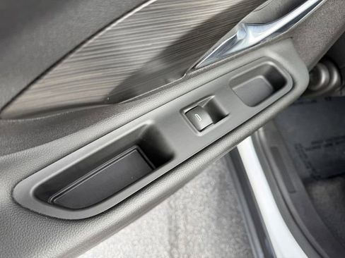 Used 2024 GMC Terrain SLE image 19